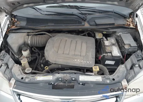 2011 Chrysler Town & Country Touring из США, поврежденный, VIN 2A4RR5DG7BR687739